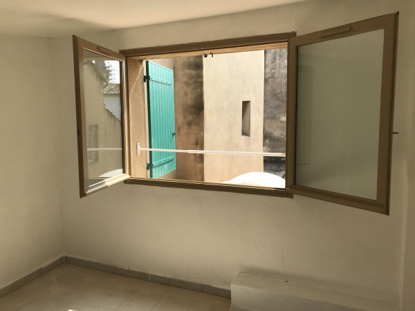 Offres de location Studio Carpentras 84200